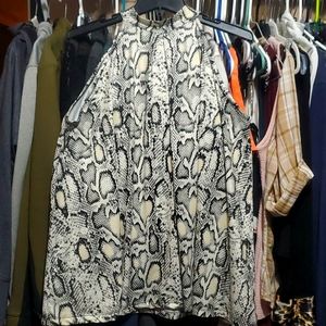 Milan Kiss Halter style shirt Sz Xl